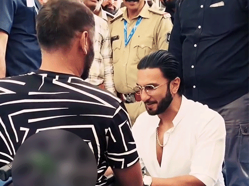 Salman Khan and Ranveer Singh stop to meet Gujju wheelchair cricketer: 'Dabangg' star gives Bheema Khunti autograph, 'Dhurandhar' actor kneels down and talks
