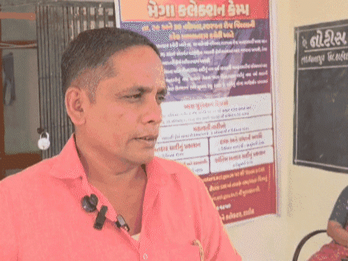 If someone did not fill the form with the mandate, someone withdrew it, Netaji's saffron filled the Congress with grief