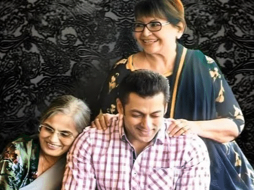 Salman shares throwback pictures on Mother's Day: Both mothers were seen together; Girlfriend Iulia also posted a photo with the Khan family