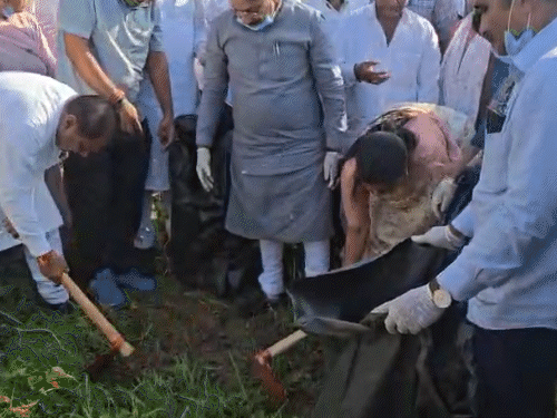 BJP's Sabarmati River Cleanup Campaign or Photo Session: Ministers, MLAs and Newly Appointed Corporators Leave Ahmedabad in Just 30 Minutes