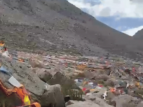 At the last moment, the route changed and miraculously survived in Nepal: 47 friends of Gujarati couple still missing, said - Everyone from America calls and asks if they have seen my sister?