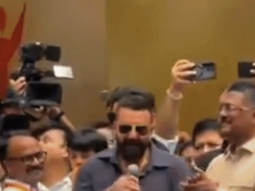 Sanjay Dutt refuses to speak Marathi in front of Shiv Sena minister: BJP MLA asks - 'Why pressure only on auto drivers?'