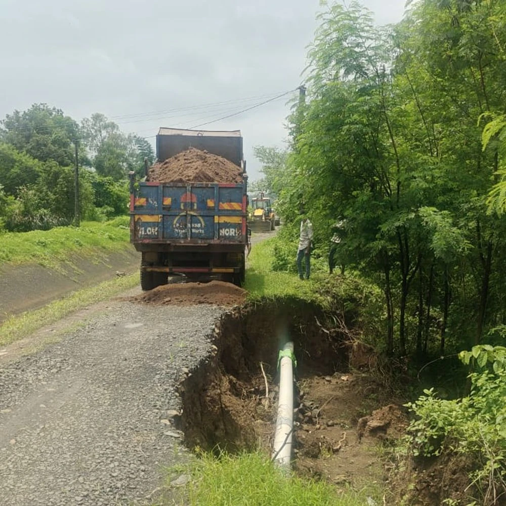 Repeated leakage in pipeline near Dhuj village sparks resentment among villagers and farmers: Questions on the quality of work of the water supply department as leakage again within a few hours of repair