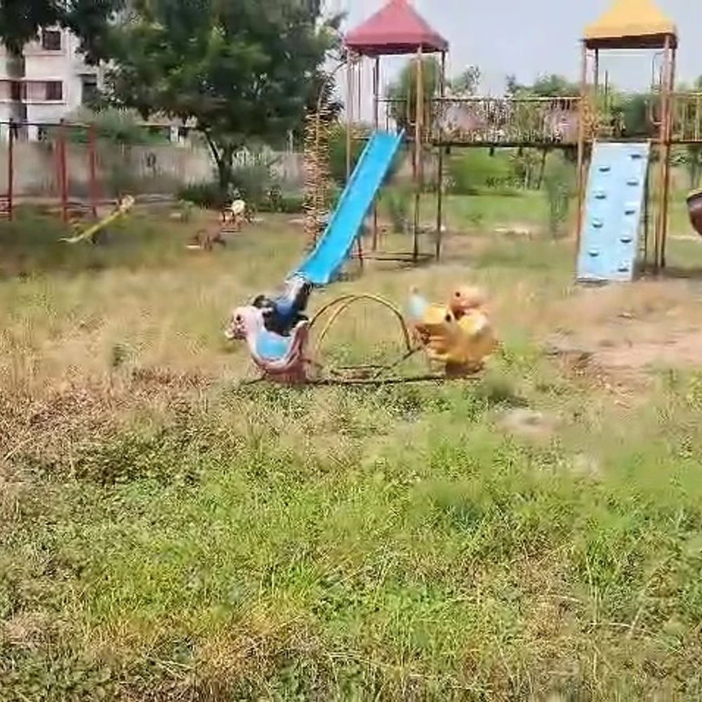 The condition of the garden in Udyog Nagar is bad due to lack of maintenance: Lights are not working in the garden built at a cost of lakhs, sports equipment is also damaged