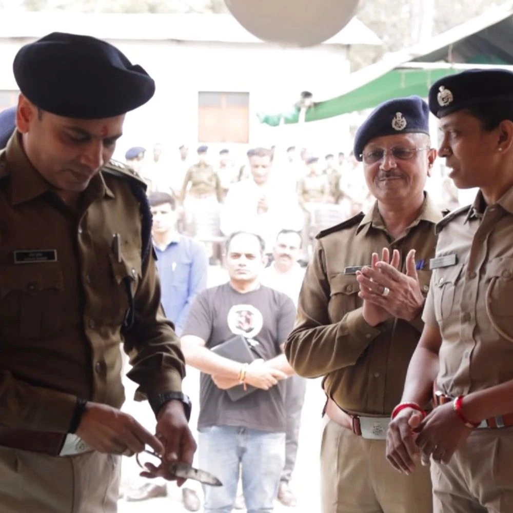 પંચમહાલ પોલીસ હેડક્વાર્ટર્સમાં કન્ઝ્યુમર સ્ટોરનું ઉદ્ઘાટન:પોલીસ કર્મચારીઓ અને પરિવારજનોના કલ્યાણ માટે નવી સુવિધા