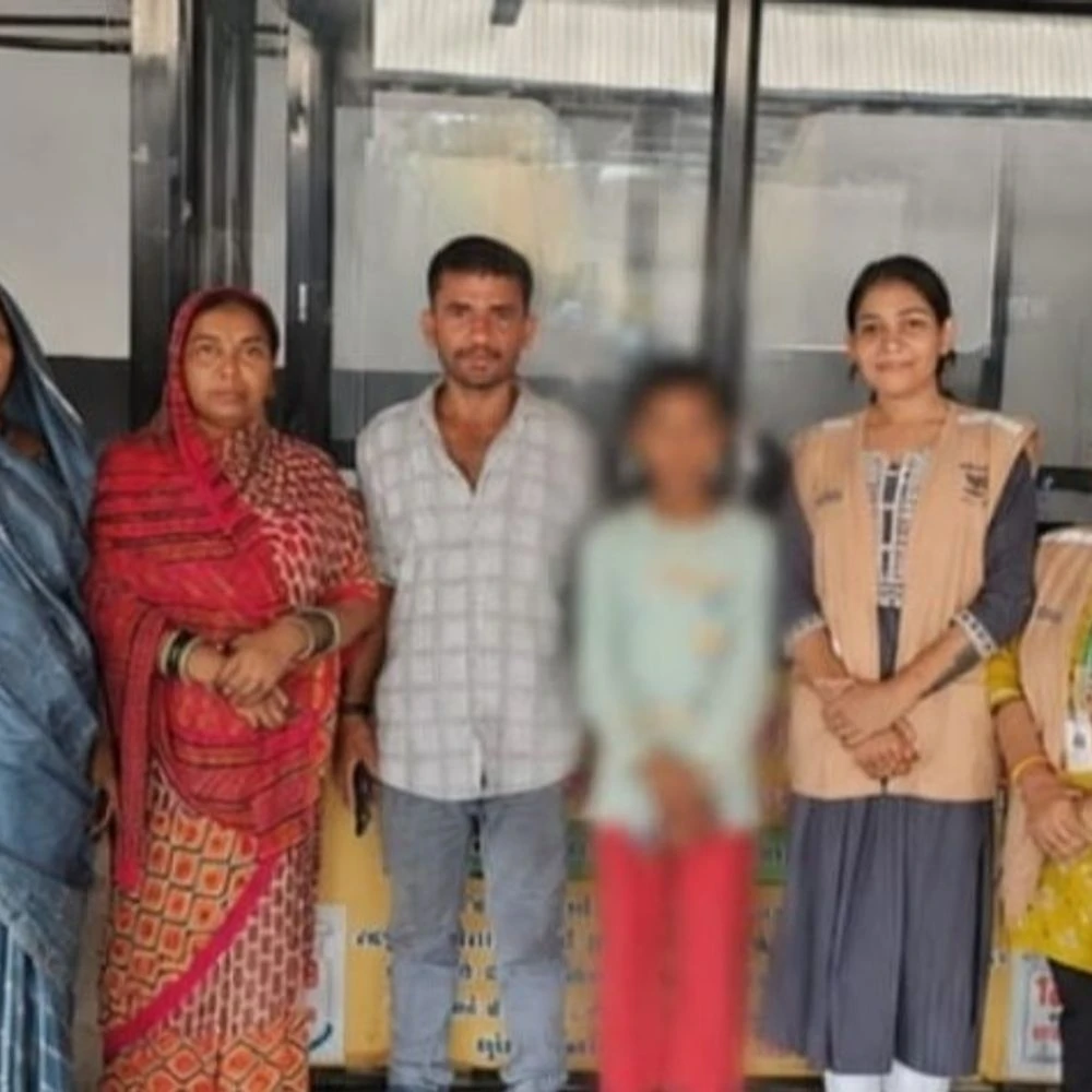 Migrant girl reunites with family in Vadodara: Family reaches Vadodara after 38 hours journey from Bihar, Child Helpline team's efforts succeed