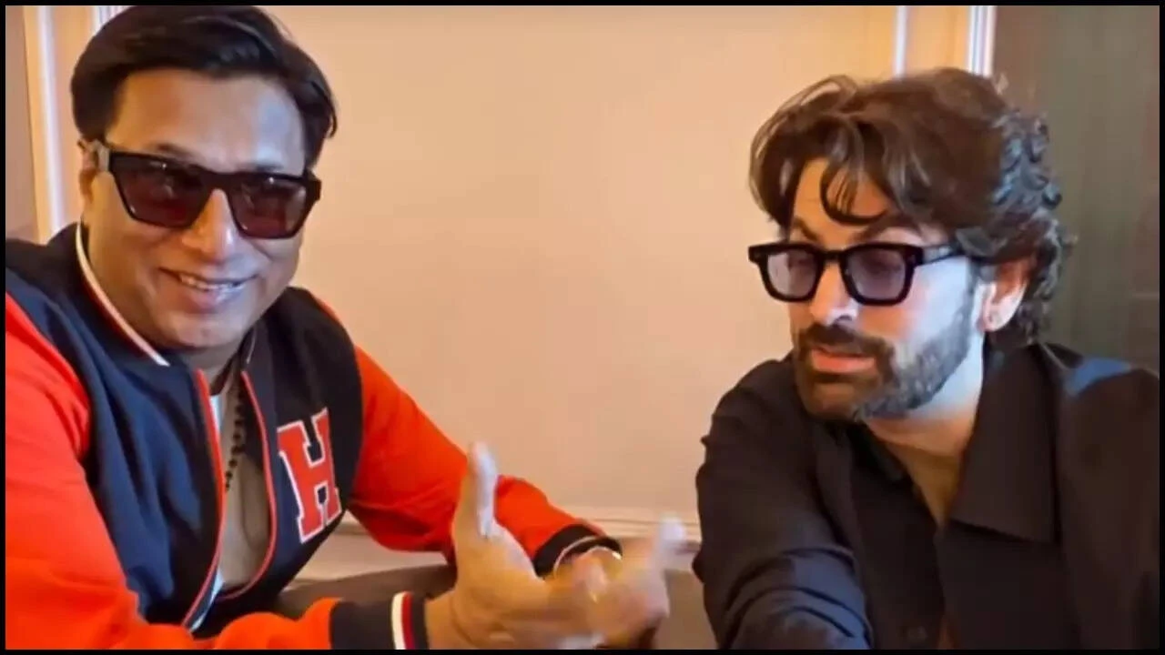 Neil Nitin and Madhur Bhandarkar sing to deal with flight delays