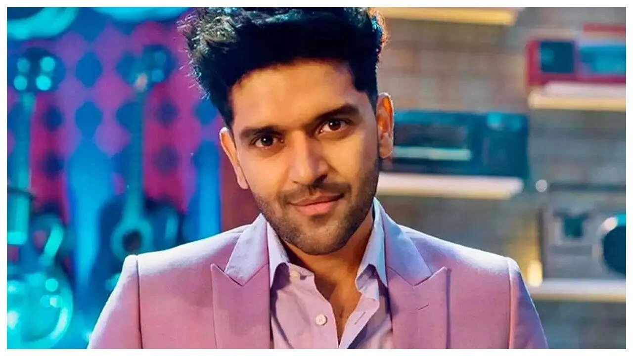 Shooting outside Guru Randhawa’s gym in Delhi