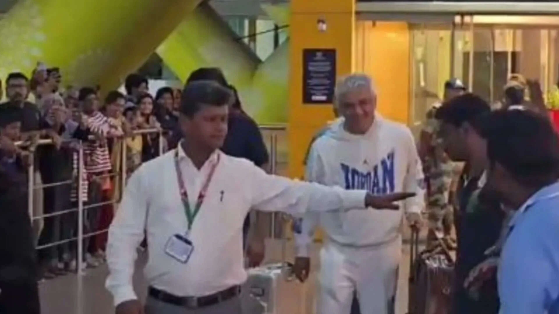 Ajith Kumar's salt-and-pepper airport look wins hearts