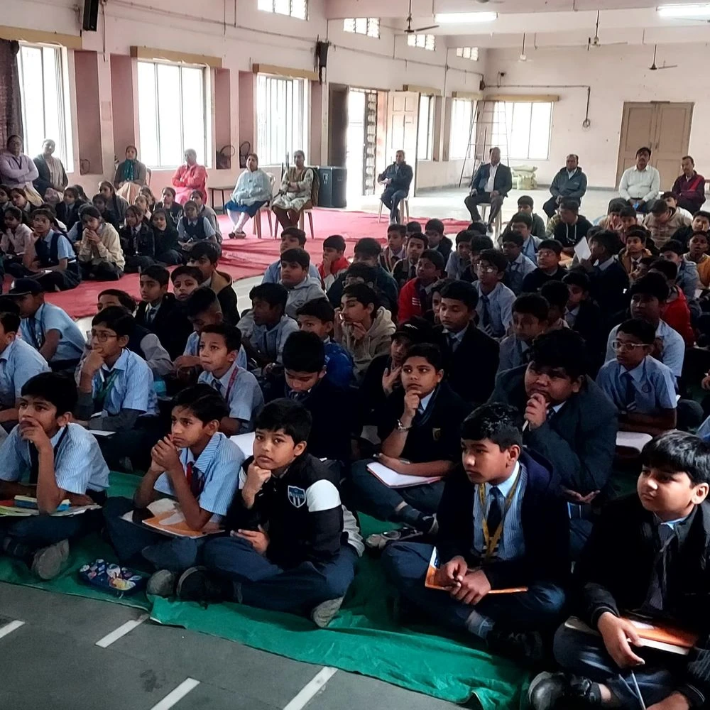 ગોધરાની સેન્ટ આર્નોલ્ડ્સમાં સાયબર સુરક્ષા જાગૃતિ સેમિનાર:વિદ્યાર્થીઓને ઓનલાઈન ફ્રોડ અને હેકિંગથી બચવા માર્ગદર્શન