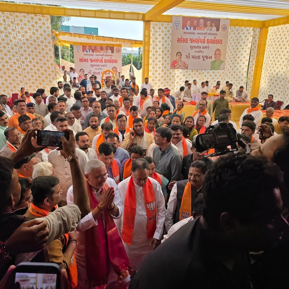 BJP state president Jagdish Vishwakarma was welcomed in Himmatnagar.