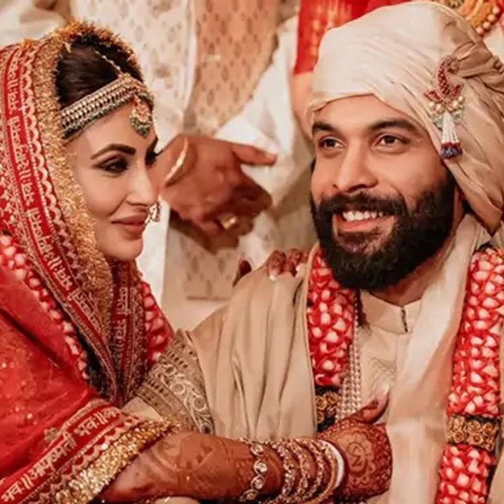 Mouni Roy breaks silence on divorce debate: Shares story on social media; Actress's husband Suraj deactivates Instagram