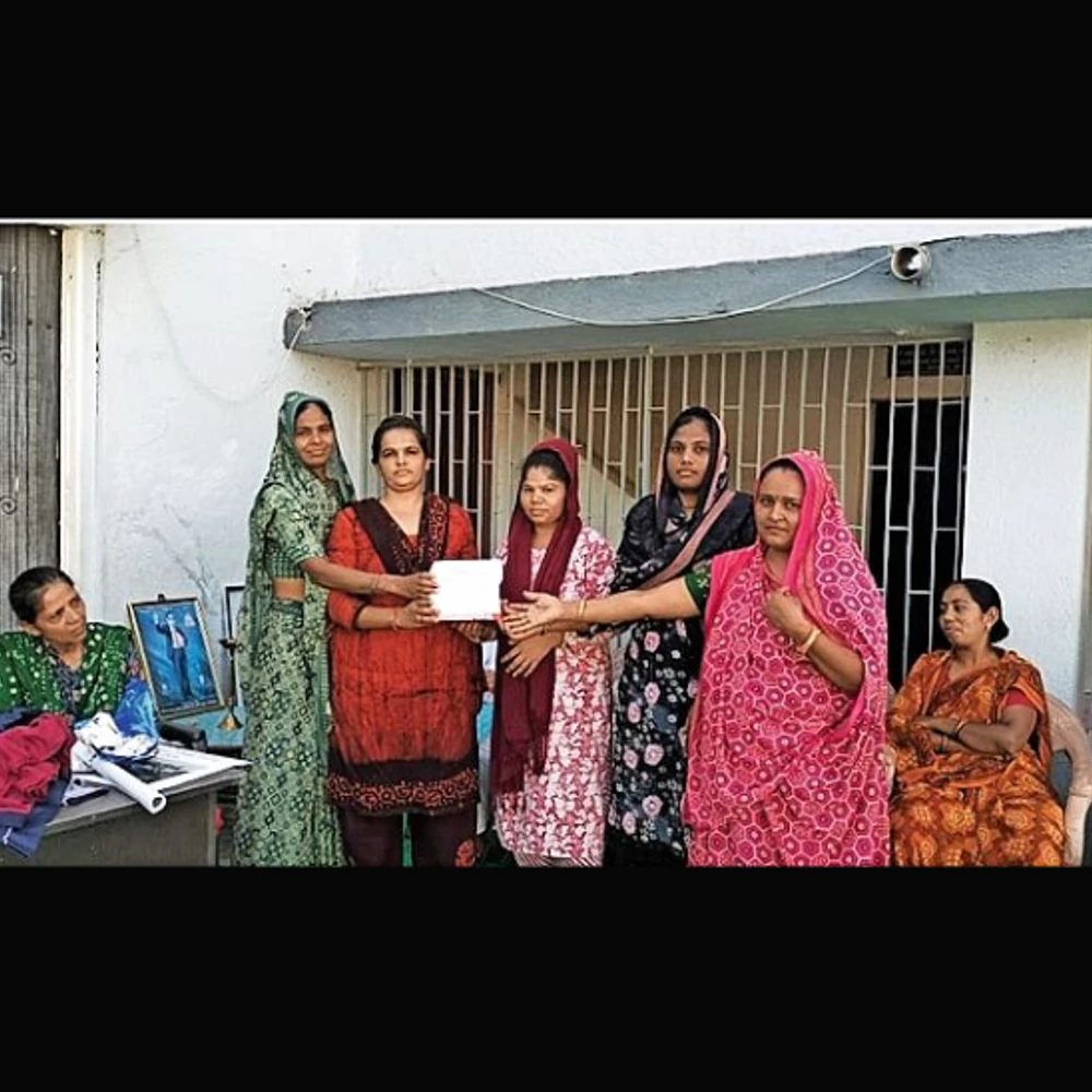 The unique goal of the trust: Even after losing the father's umbrella, the daughter's education will not stop