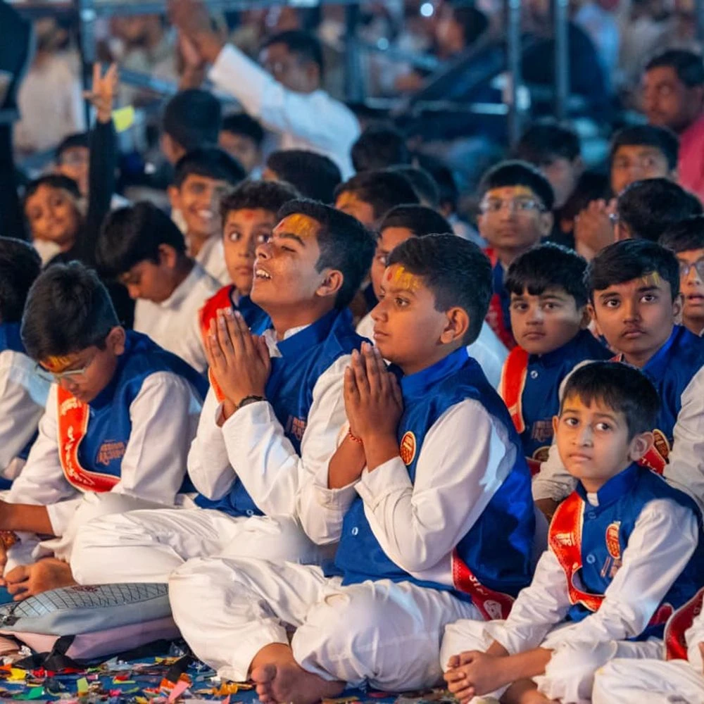 Achievement: A blind child from birth in Jamnagar memorized 315 verses of Satsang Diksha in Sanskrit