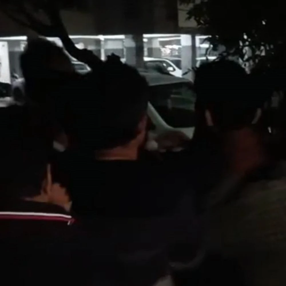 Big ruckus in Gandhinagar's Shukan Eye Society: PG boys and girls take up the society over the rules, tenants will be booked for violating the notification