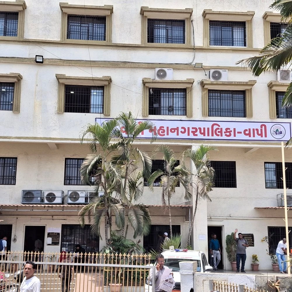 Vapi Municipal Corporation polls: BJP-Congress candidates for 52 seats in 13 wards discussed