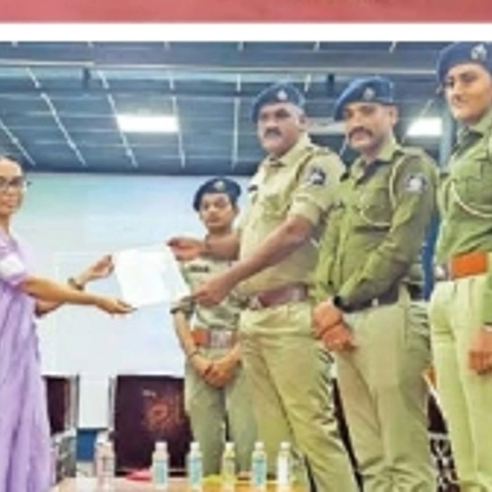 City Anchor: Muktjivan Women's College is the only institution in Bhuj to implement mandatory helmets for students and staff