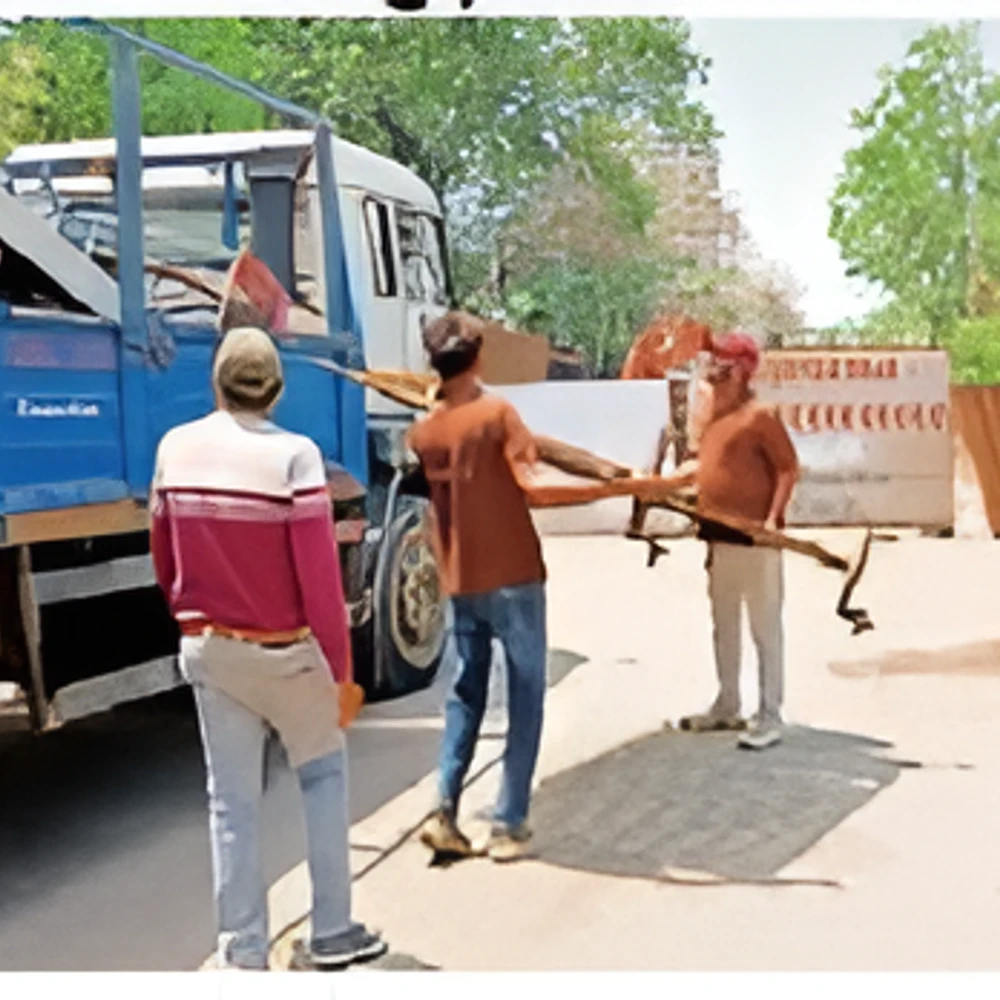 30 hoardings removed from Akota-Taj Hotel road