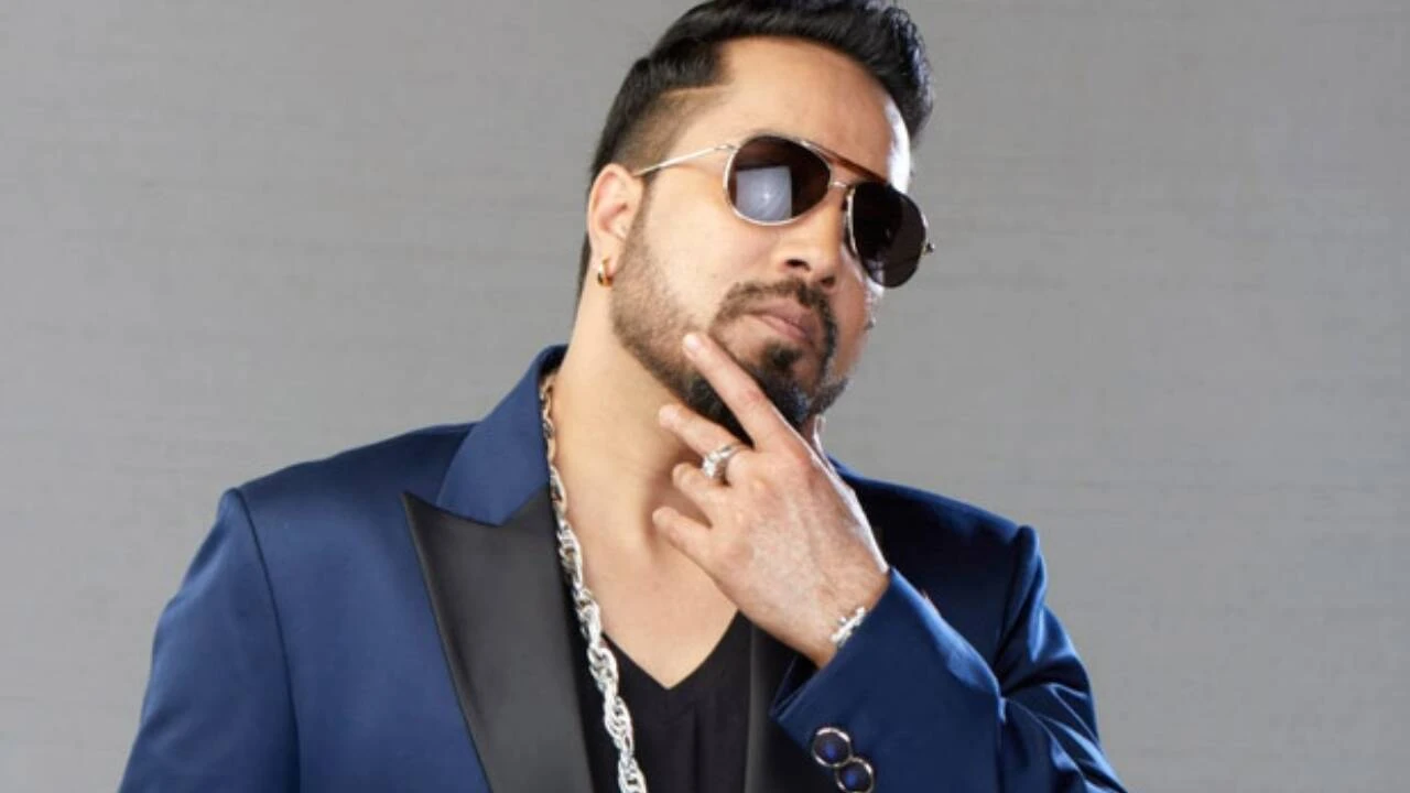 Mika Singh calls for action after Tiger Shroff shooting
