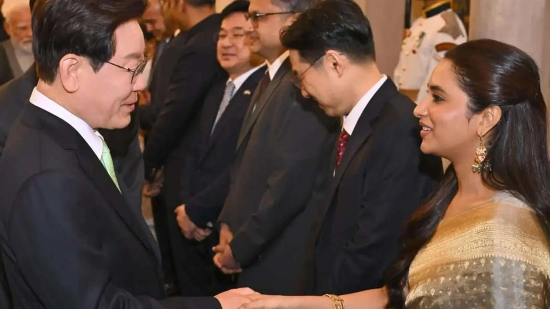 Actress Priyanka Mohan meets Korean President