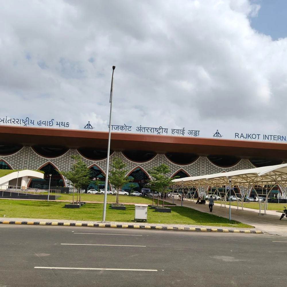Summer vacation at Rajkot International Airport: 1.21 lakh passengers handled in May: Air India's flights from Rajkot to Mumbai and Delhi suspended till July 31 due to rising fuel prices