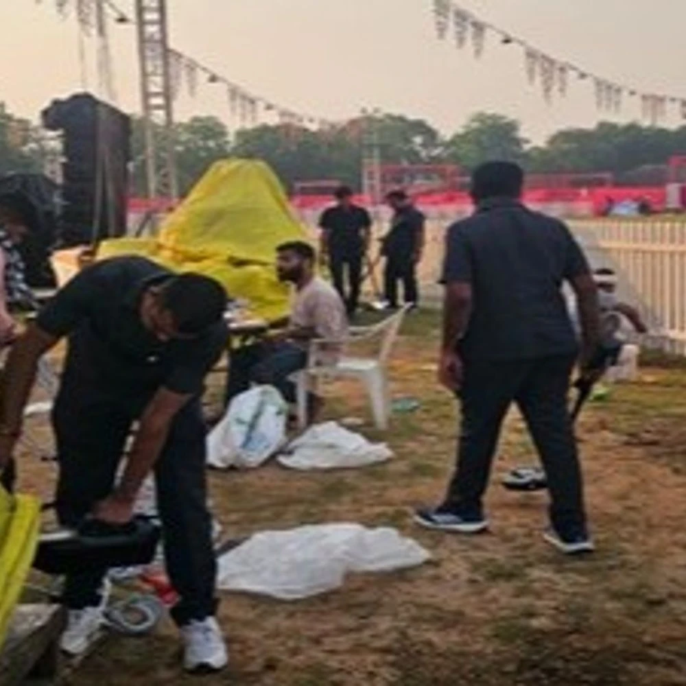 Vadodara SOG conducts intensive checking on Navratri: Bomb squad and dog squad in Vadodara city along with Garba grounds including Central Railway Station and United Way of Baroda